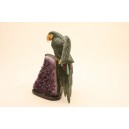Macaw in serpentinite based on amethyst.